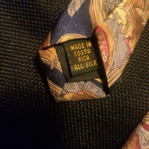 Windsor tie - Picture 4 of 4